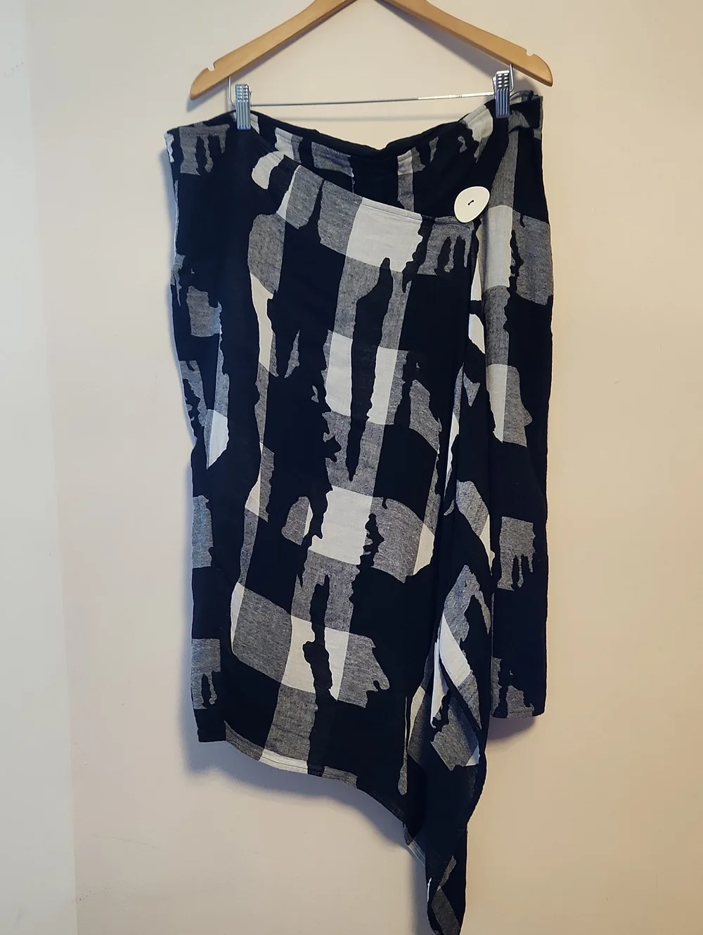 Gemko Plus Size Asymmetrical Draping Black/white Abstract Check Midi Skirt 16/18